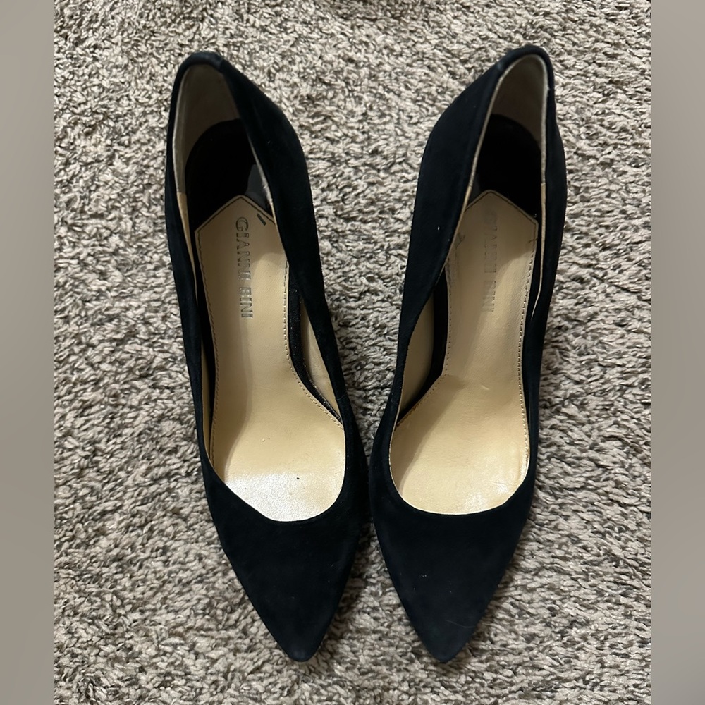Gianni bini black suede heels. Size 8
